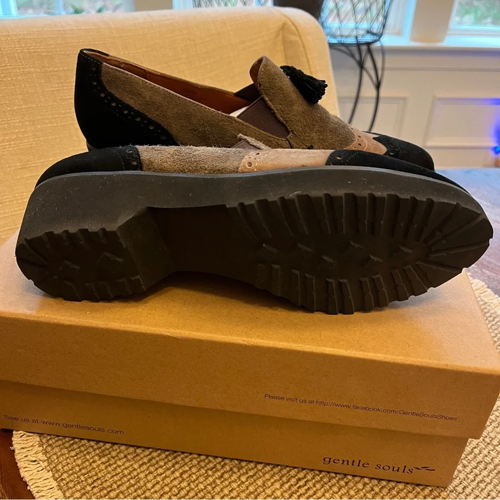 NWOT Gentle Souls by Kenneth Cole Two-Tone Suede Tassel Oxford Loafers - Picture 9 of 10